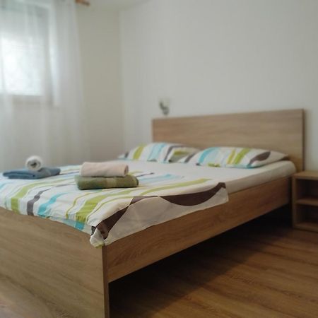Apartman Tri Palme Gabonjin Buitenkant foto