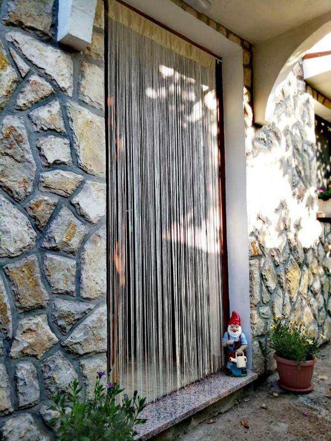 Apartman Tri Palme Gabonjin Buitenkant foto